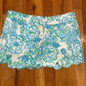 Floral and Lobster Print Scalloped Shorts